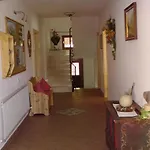 Hofer Guest house